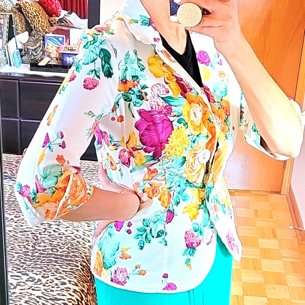 NWOT Floral Stretch Blazer in White, Burgundy, Orange, Yellow, Green, 6